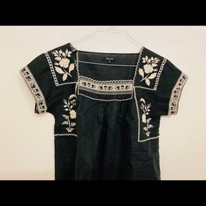 Madewell embroidered top (like new)